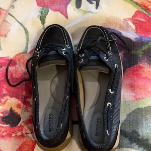Sperry shoes in pristine condition